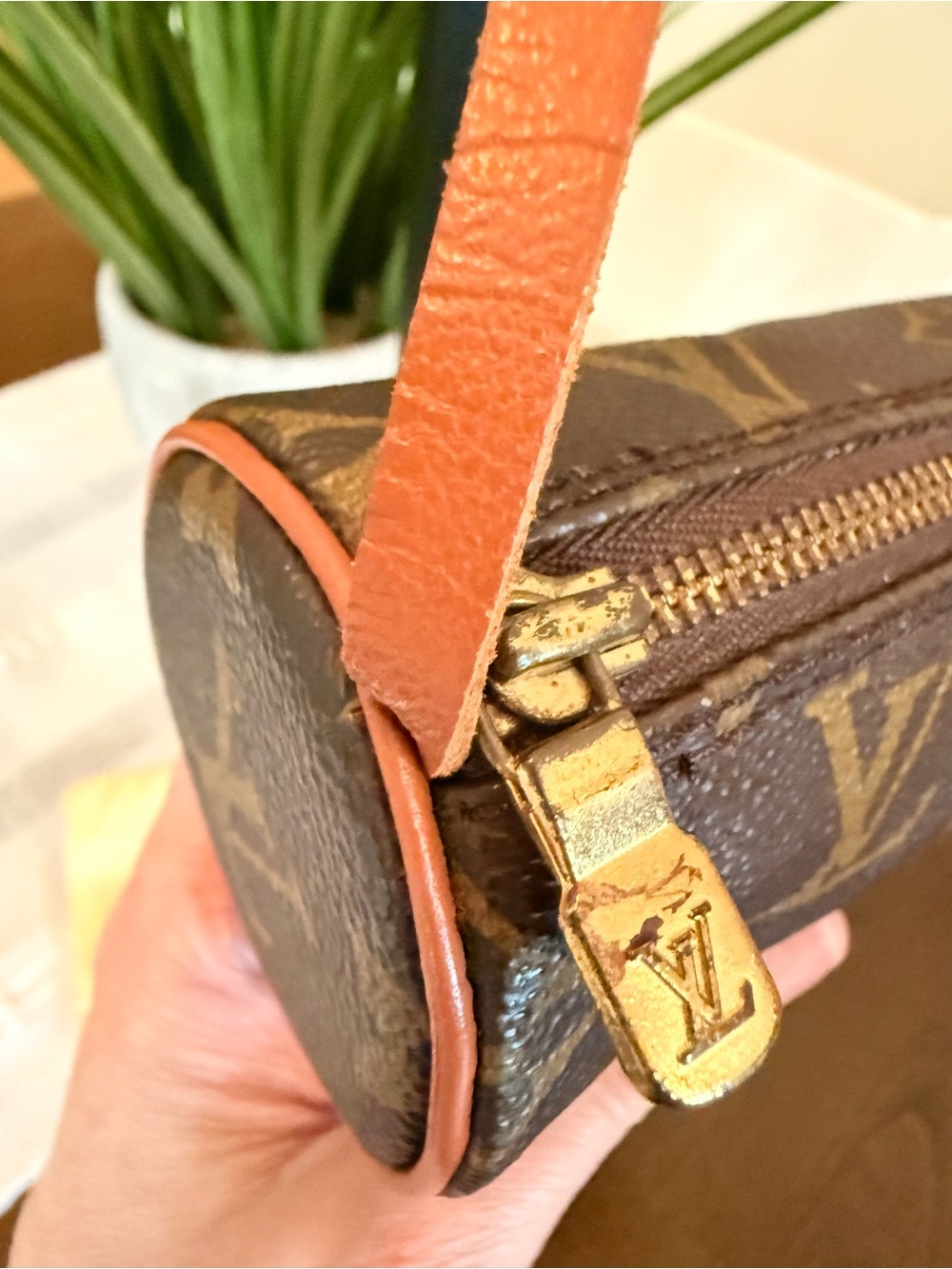 Louis Vuitton Mini Papillon Pochette - Picture 4 of 8